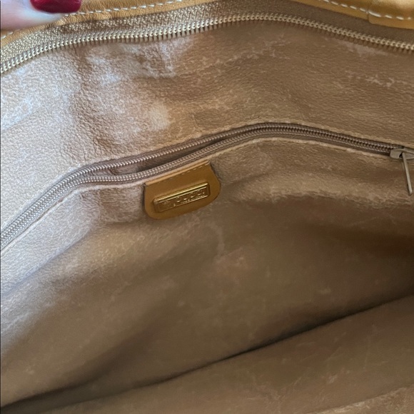 Gucci Beige Tan Monogram Tote with Yellow-Tan Leather Trim - Picture 2 of 4